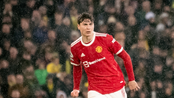 Victor Lindelof had breathing difficulties on the pitch