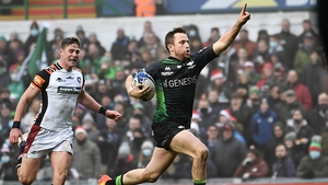 The outstanding Jack Carty scored 18 points for Connacht as they went down fighting at Welford Road