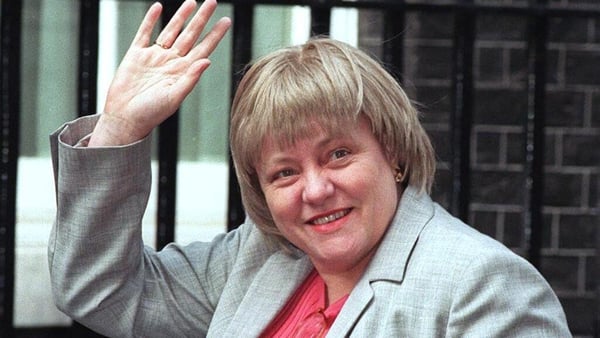 Mo Mowlam arriving for talks in Downing Street in 1997
