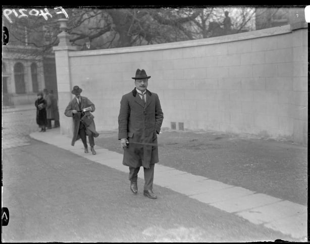 Arthur Griffith entering the Mansion House (circa 1922) © RTÉ Photographic Archive.