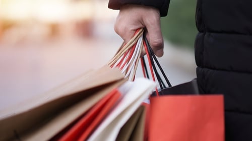 A new survey shows that the average consumer spend rose by €45 to €2,577 last month