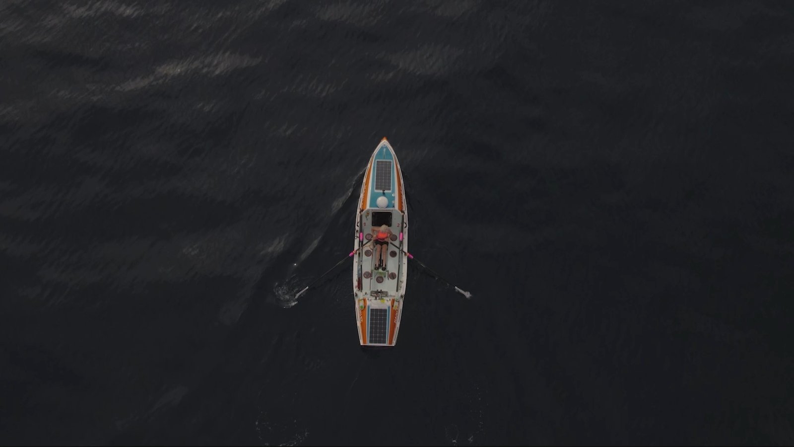 Irish solo rower reaches midAtlantic