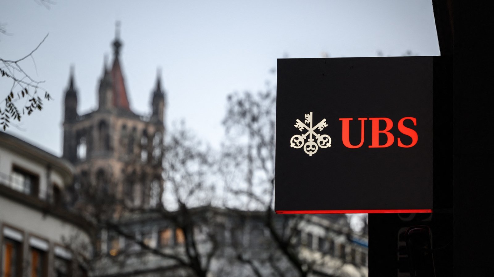 UBS reports best annual profit since 2006