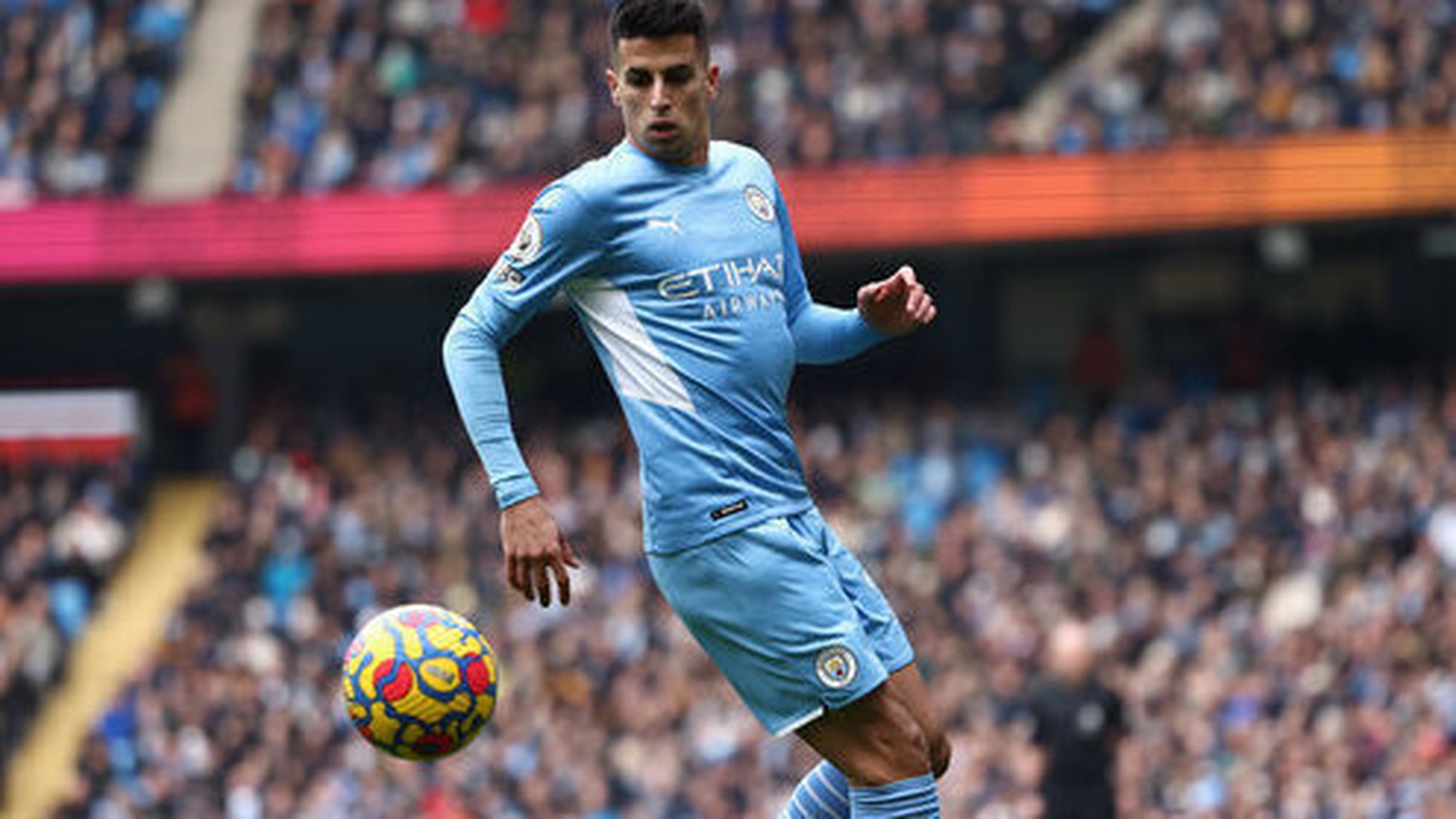 Cancelo pens two-year Manchester City extension