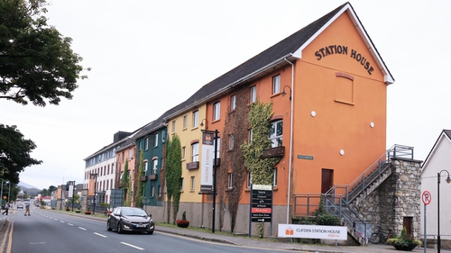 The event happened at the Station House Hotel in Clifden in August 2020 (Pic: RollingNews.ie)
