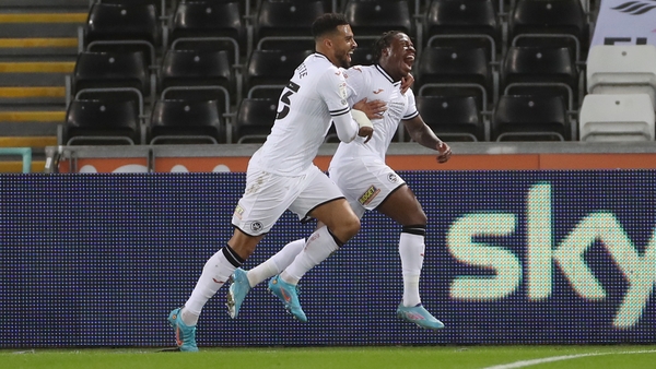 Michael Obafemi (R) celebrates after scoring the winner