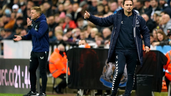 Eddie Howe (L) and Everton manager Frank Lampard on the touchline at St James' Park