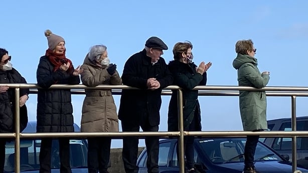 Crowds welcome Paddy Conaghan home Árainn Mhór