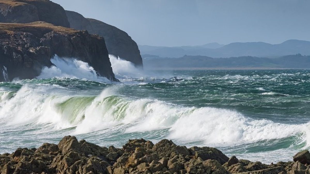 Ferdia McCrann, Oifigeach Meitéareolaíochta Sinsearach le Met Éireann. Ferdia McCrann, Oifigeach Meitéareolaíochta Sinsearach le Met Éireann.