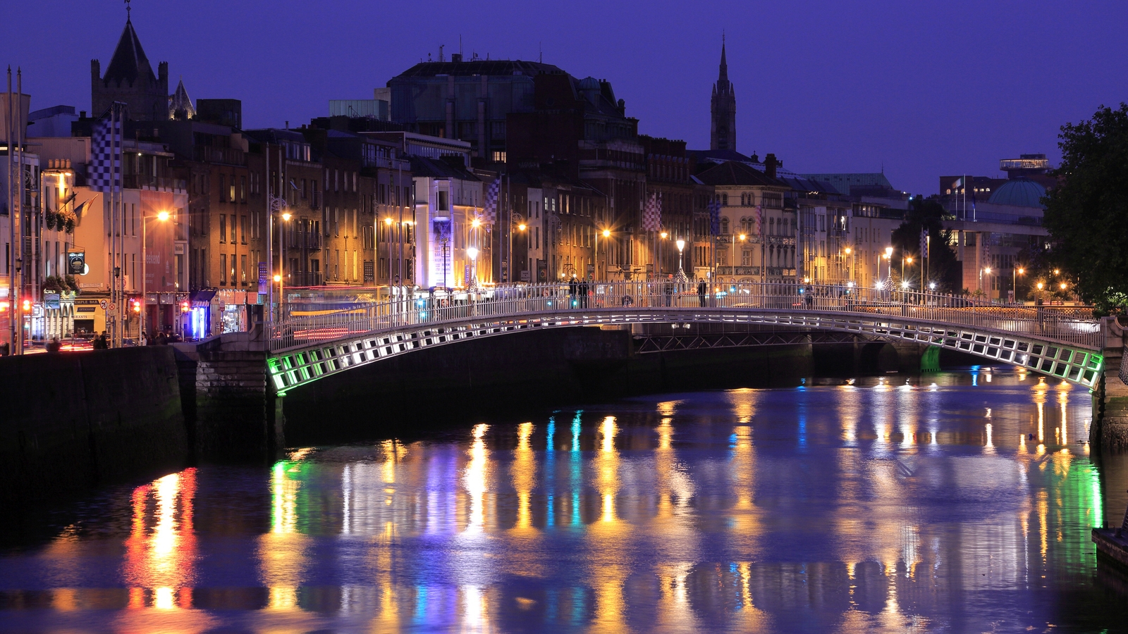 Lamp-post bulb switch to spark colour change for Dublin