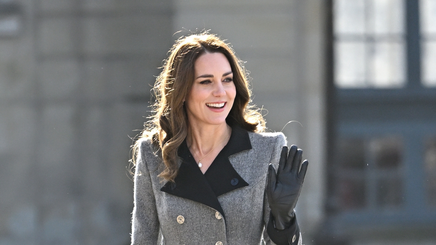 Kate middleton hot sale grey coat