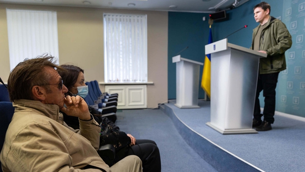Sean Penn attends a press briefing at the Presidential Office in Kyiv / Image: Ukrainian Presidential Press Service