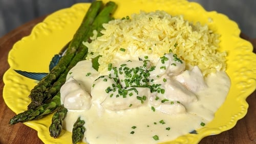 Jenny's creamy chicken & thyme casserole: