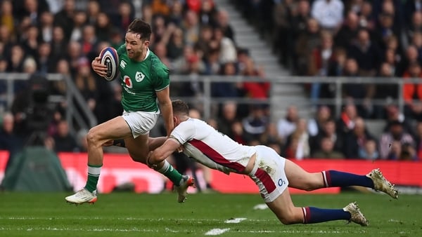 Hugo Keenan goes on the charge at Twickenham