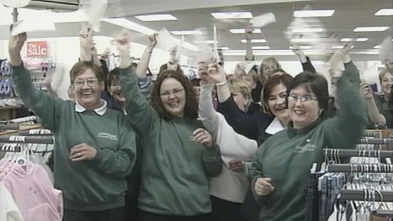 Dunnes Stores Lotto Syndicate Winners in Athlone (2002)