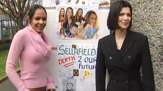 Samantha Mumba and Ali Hewson promoting the Shut Sellafield postcard campaign in 2002.