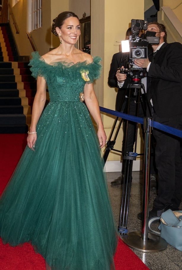 Kate middleton emerald clearance dress