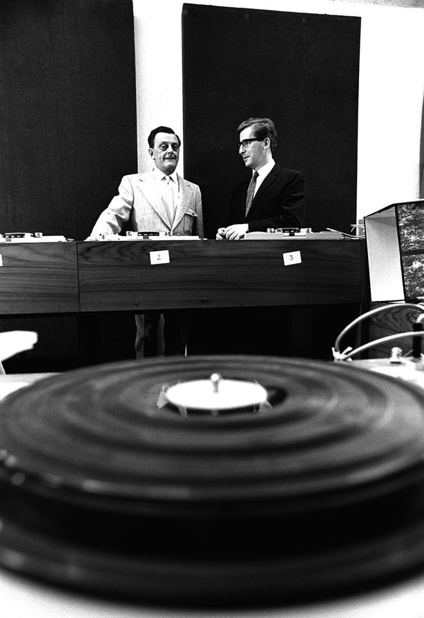 Pádraig Ó Raghallaigh (left) with the Director-General of RTÉ (1968-1975) Tom Hardiman, in a radio studio for the launch of RTÉ Raidió na Gaeltachta on Easter Sunday 1972. Ó Raghallaigh was the first head of the station. 