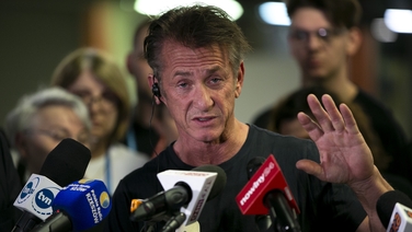 Sean Penn's CORE Foundation to help Ukrainian refugees in Poland