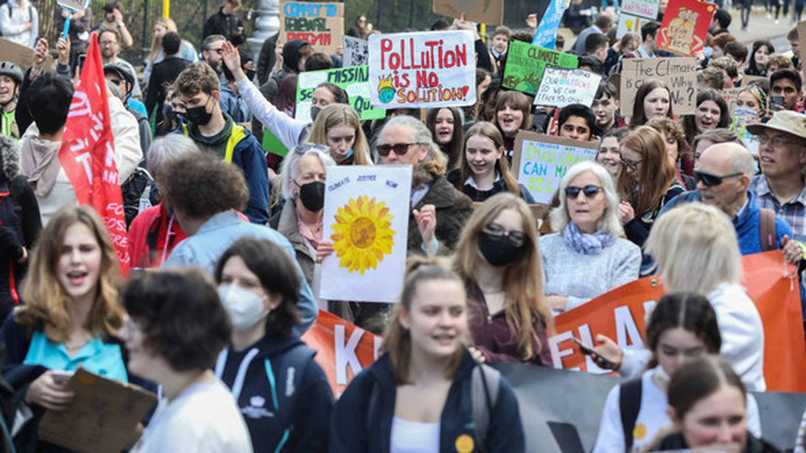 Young people demand action to tackle climate change - Dublin - RTE.ie