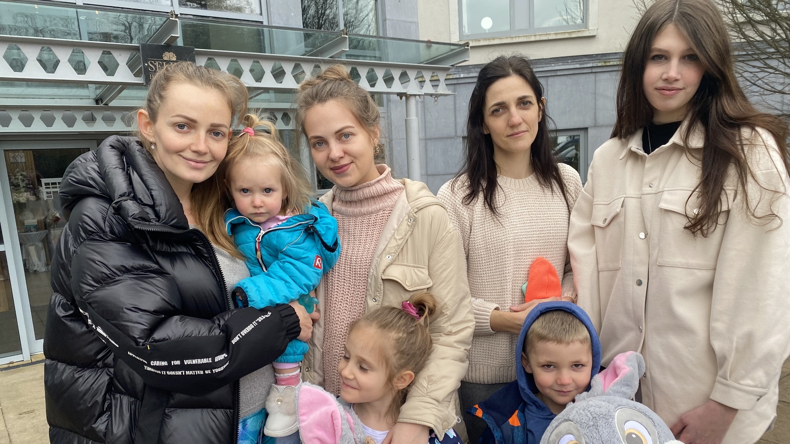 Mayo hotel does utmost as 300 Ukrainian refugees arrive