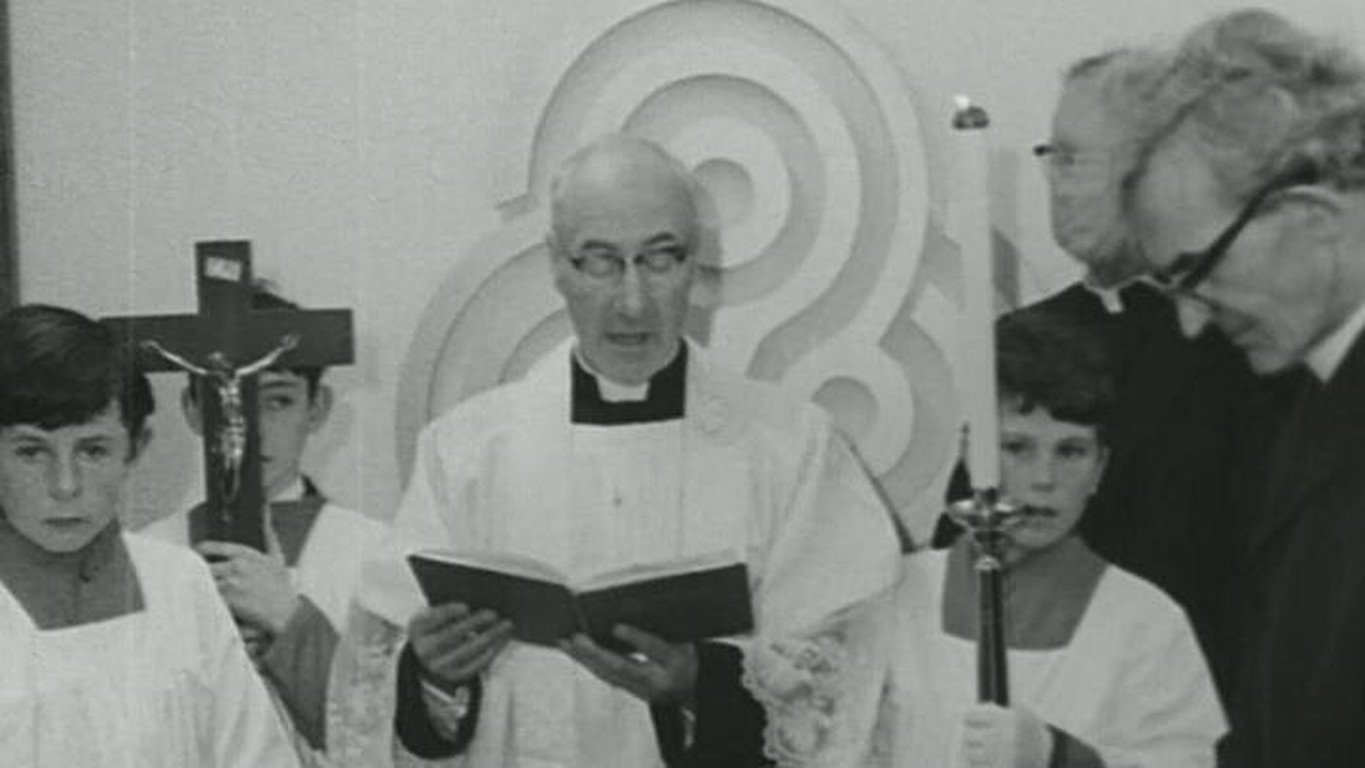 RTÉ Archives | Media | Raidió na Gaeltachta Begins Broadcasting
