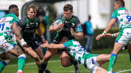 Tom Farrell tries to spark a Connacht attack