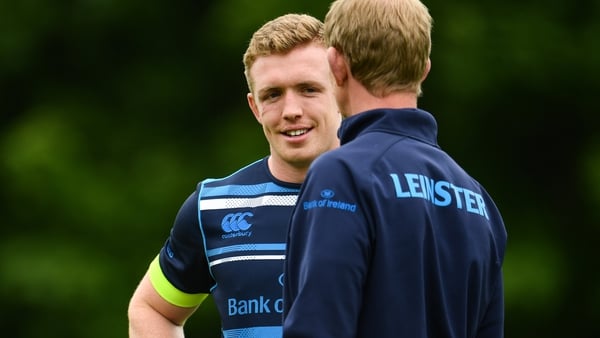 Leo Cullen chats to Dan Leavy at at a Leinster training session in 2018