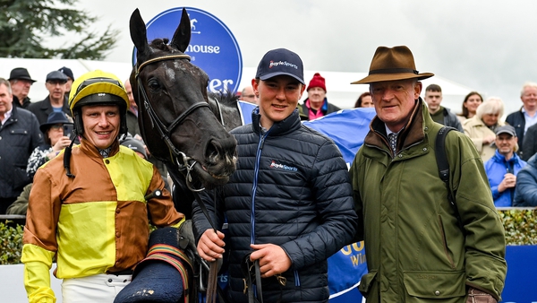 (L to R): Paul Townend, groom Adam Connolly and trainer Willie Mullins with Galopin Des Champs