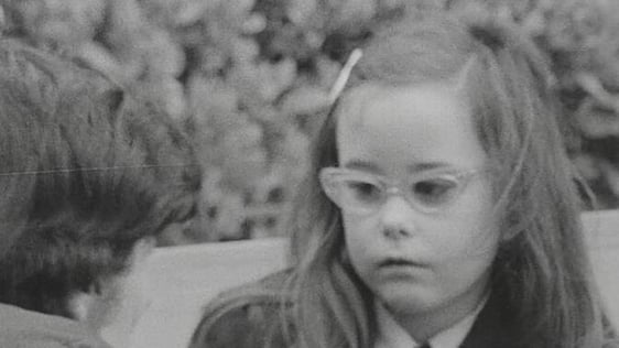 Unidentified child and 'Encounter' reporter Seán Egan (1972)