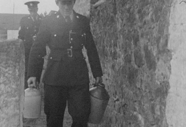 Gardaí seize poteen (1962)