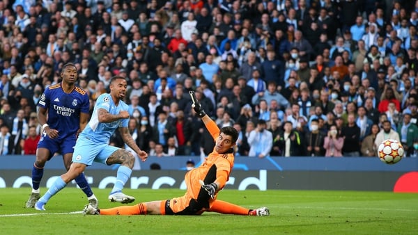 Gabriel Jesus scores to make it 2-0 to Manchester City