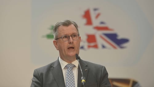 Jeffrey Donaldson warns of a 'divisive' border poll if Sinn Féin becomes the largest Stormont party