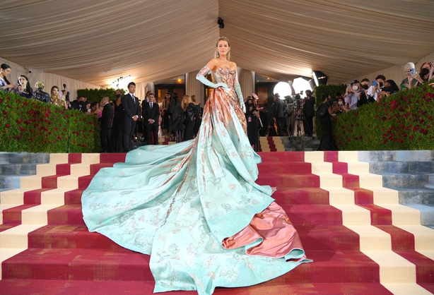 Met Gala 2022 pictures: Celebs looks for 'Gilded glamour' theme Met Gala in  New York - BBC News Pidgin