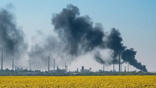 Russian forces shell an oil refinary near Lysychansk in eastern Ukraine earlier this month. Photo: Yasuyoshi Chiba/ AFP via Getty Images