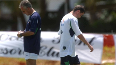 Roy Keane out of Republic of Ireland 2002 World Cup squad
