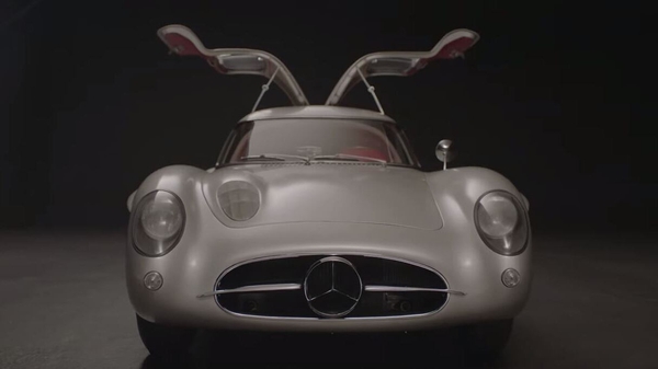 A private collector bought the 1955 Mercedes-Benz 300 SLR Uhlenhaut Coupe for €135m