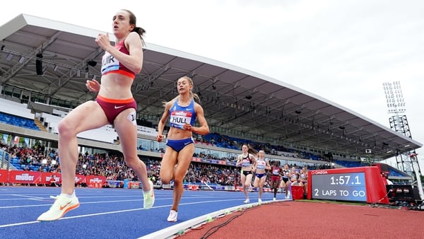 Ciara Mageean chased home Laura Muir in fourth in the 1500m