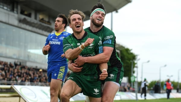 John Porch of Connacht celebrates with Tom Daly