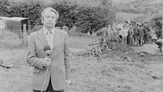 RTÉ reporter John Howard at Glenshane Pass in Derry, 1972.