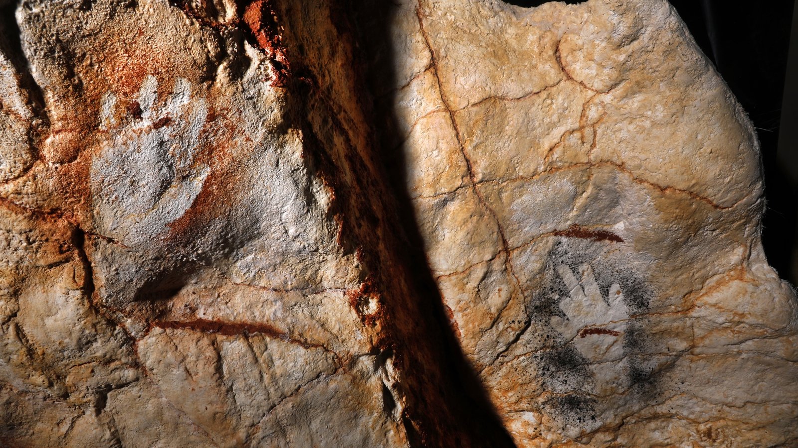 Rising seas threaten prehistoric cave art