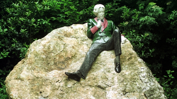 The Oscar Wilde sculpture is located at the corner of Merrion Square Park, in front of his family home in Merrion Square in Dublin (pic: RollingNews.ie)