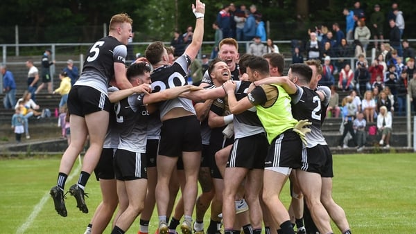 Sligo players celebrate after winning the penalty shootout in Carrick-on-Shannon
