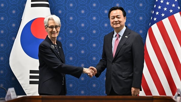 South Korea's First Vice Foreign Minister Cho Hyun-dong with US Deputy Secretary of State Wendy Sherman