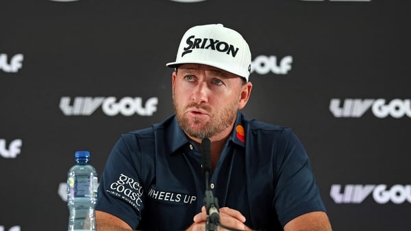 Graeme McDowell wants Europe to follow the USA's stance in relation to LIV players