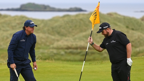 Shane Lowry and Phil Mickelson tee off together at the US Open