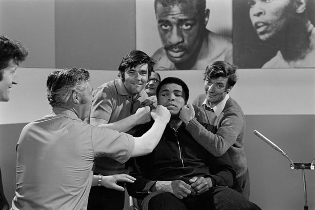 Muhammad Ali with RTÉ production crew (1972) Photo by Thomas Holton