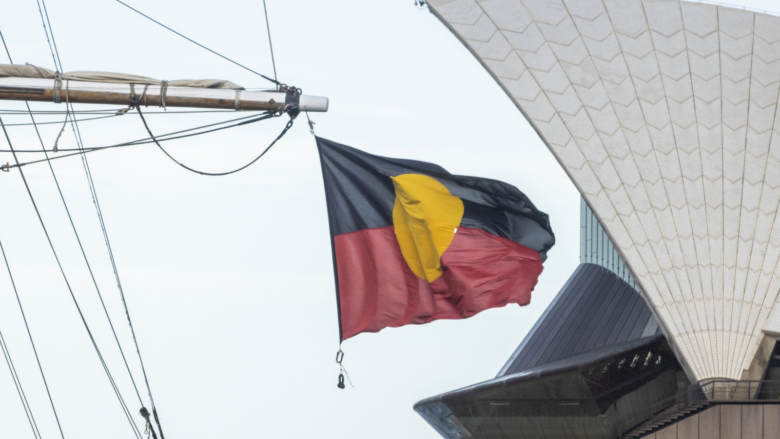 Aboriginal flag to fly permanently over Sydney Harbour