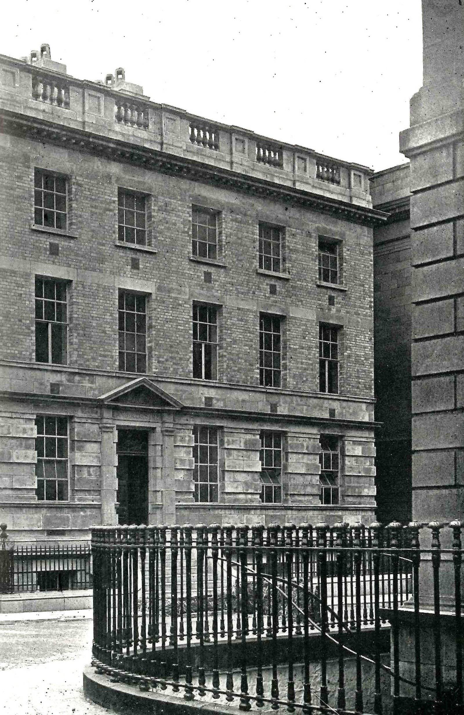 Image - The Land Registry Office on the north side of the Four Courts. Image from Irish Builder and Engineer, 13 September 1913, Supplement.