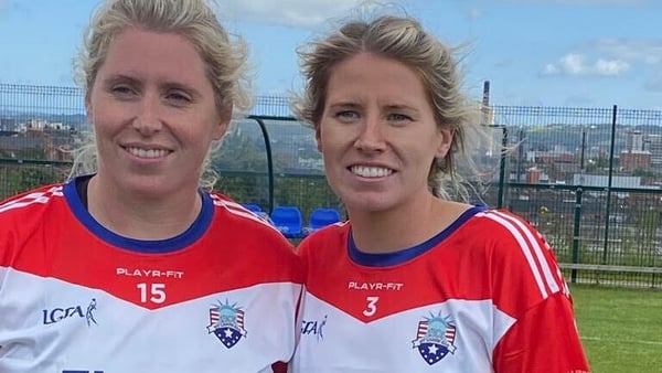 Kelly Keating (L) with her sister Sara Roche